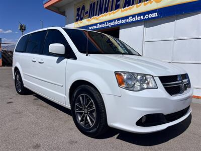 2017 Dodge Grand Caravan SXT   - Photo 5 - Tucson, AZ 85711