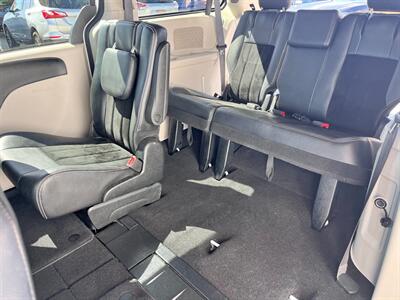 2017 Dodge Grand Caravan SXT   - Photo 9 - Tucson, AZ 85711