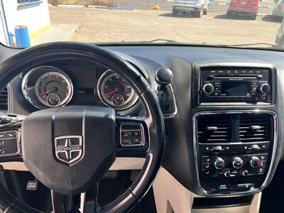 2017 Dodge Grand Caravan SXT   - Photo 14 - Tucson, AZ 85711