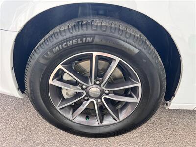 2017 Dodge Grand Caravan SXT   - Photo 3 - Tucson, AZ 85711
