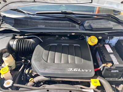 2017 Dodge Grand Caravan SXT   - Photo 18 - Tucson, AZ 85711