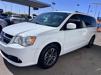 2017 Dodge Grand Caravan SXT   - Photo 2 - Tucson, AZ 85711