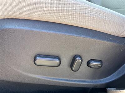 2017 Ford Escape SE   - Photo 8 - Tucson, AZ 85710