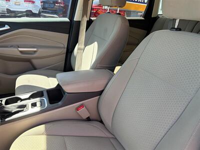 2017 Ford Escape SE   - Photo 9 - Tucson, AZ 85710