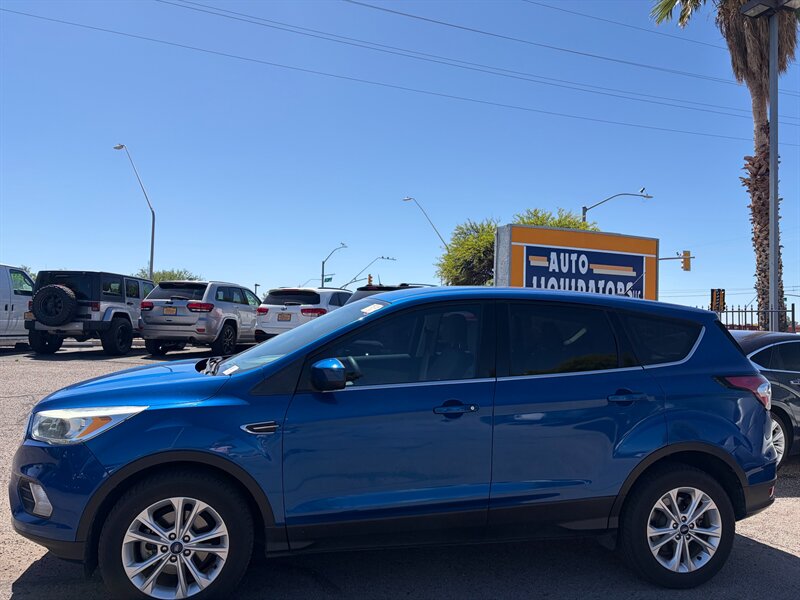 2017 Ford Escape SE   - Photo 1 - Tucson, AZ 85710