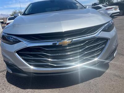2022 Chevrolet Malibu LT   - Photo 5 - Tucson, AZ 85710