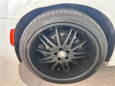 2016 Chrysler 300 Limited   - Photo 13 - Tucson, AZ 85711
