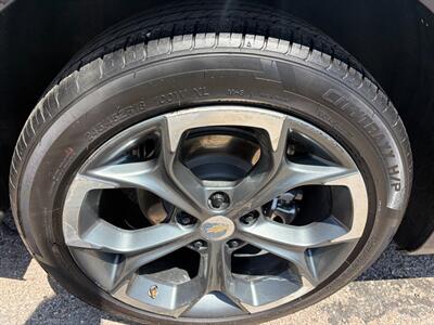 2022 Chevrolet Malibu LT   - Photo 3 - Tucson, AZ 85710