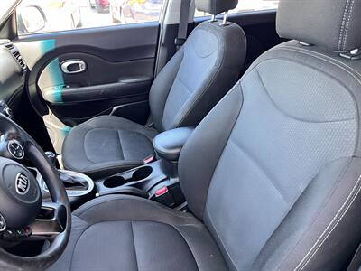 2019 Kia Soul +   - Photo 8 - Tucson, AZ 85711