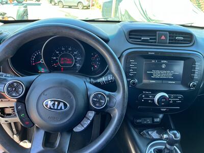 2019 Kia Soul +   - Photo 10 - Tucson, AZ 85711