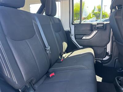 2018 Jeep Wrangler JK Unlimited Sahara   - Photo 11 - Tucson, AZ 85710