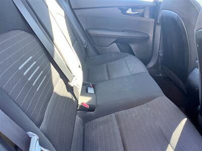 2019 Kia Forte S   - Photo 8 - Tucson, AZ 85710