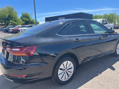 2019 Volkswagen Jetta SE   - Photo 3 - Tucson, AZ 85710