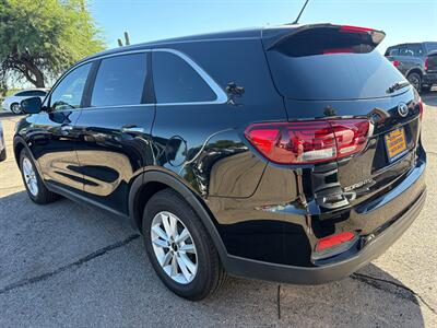 2020 Kia Sorento L   - Photo 2 - Tucson, AZ 85710
