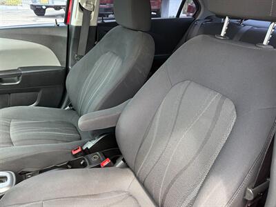 2017 Chevrolet Sonic LT Auto   - Photo 8 - Tucson, AZ 85710