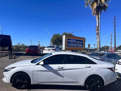 2022 Hyundai ELANTRA SEL   - Photo 1 - Tucson, AZ 85710