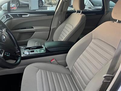 2017 Ford Fusion SE   - Photo 6 - Tucson, AZ 85710
