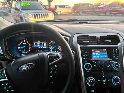 2017 Ford Fusion SE   - Photo 5 - Tucson, AZ 85710