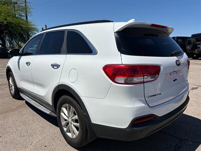 2016 Kia Sorento L   - Photo 5 - Tucson, AZ 85710