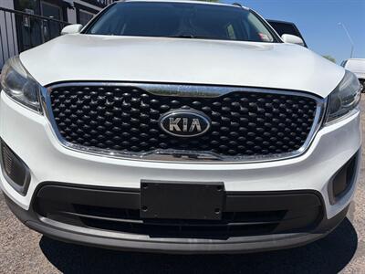 2016 Kia Sorento L   - Photo 3 - Tucson, AZ 85710
