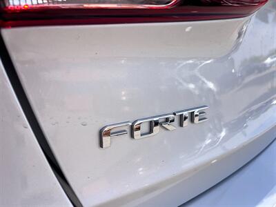 2017 Kia Forte LX   - Photo 4 - Tucson, AZ 85711