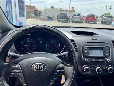 2017 Kia Forte LX   - Photo 9 - Tucson, AZ 85711