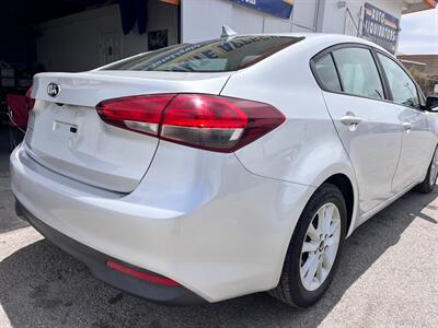 2017 Kia Forte LX   - Photo 8 - Tucson, AZ 85711