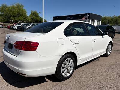2011 Volkswagen Jetta SE PZEV   - Photo 3 - Tucson, AZ 85710