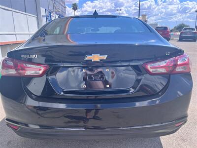 2020 Chevrolet Malibu LT   - Photo 3 - Tucson, AZ 85711