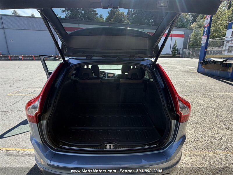 2017 Volvo XC60 T5 Dynamic - Photo 14 - Portland, OR 97206
