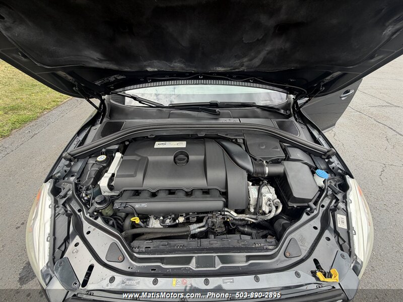 2014 Volvo XC60 T6 AWD - Photo 13 - Portland, OR 97206