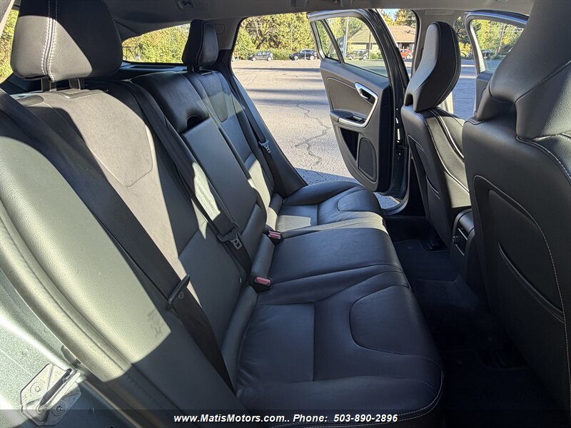 2018 Volvo V60 T5 Dynamic AWD - Photo 14 - Portland, OR 97206