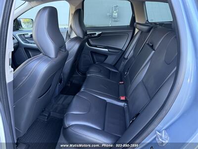 2017 Volvo XC60 T6 Dynamic   - Photo 13 - Portland, OR 97206
