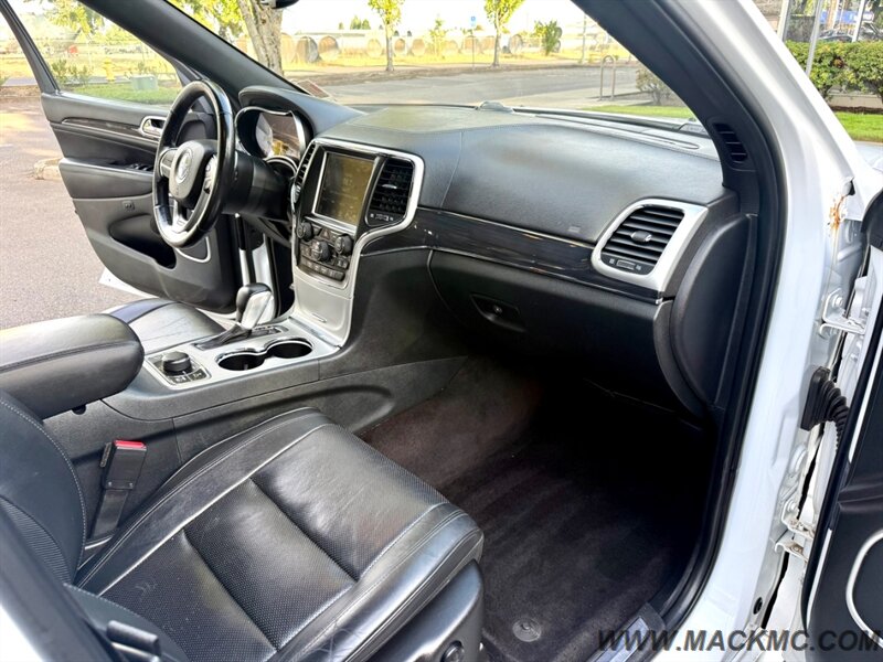 2016 Jeep Grand Cherokee Overland Hemi V8 Loaded Leather Back Up Cam - Photo 2 - Hillsboro, OR 97123