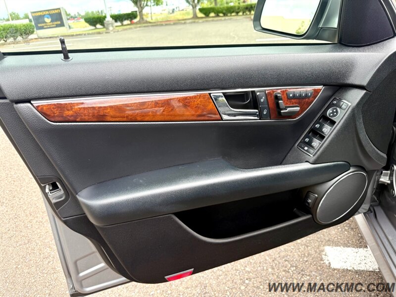 2009 Mercedes-Benz C 300 Luxury Panoramic Roof Back Up Camera   - Photo 31 - Hillsboro, OR 97123