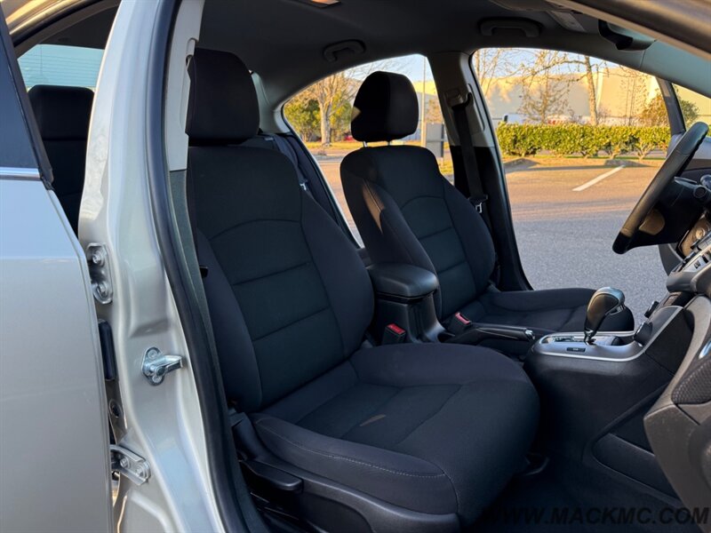 2015 Chevrolet Cruze 1LT Auto   - Photo 13 - Hillsboro, OR 97123