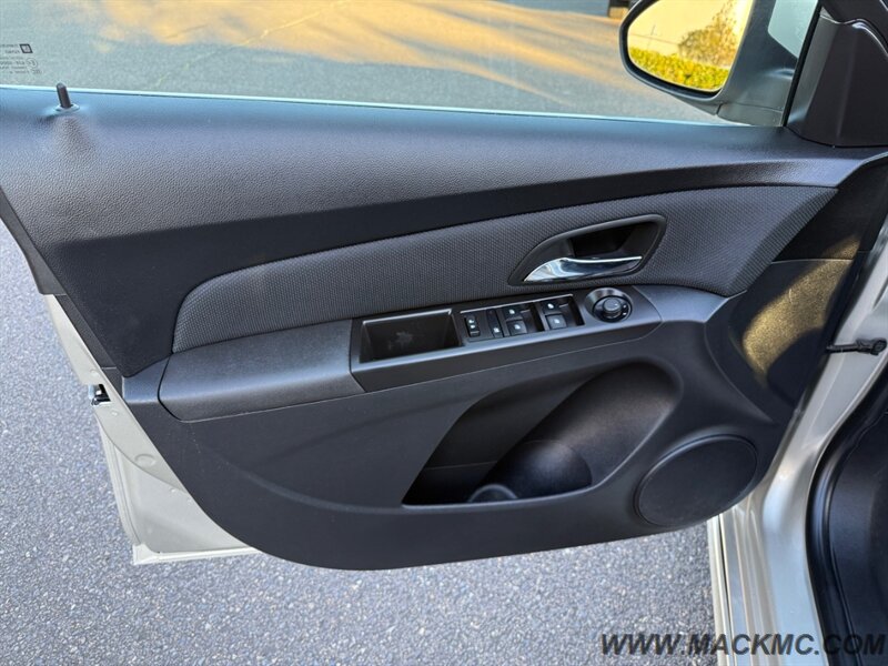 2015 Chevrolet Cruze 1LT Auto   - Photo 23 - Hillsboro, OR 97123