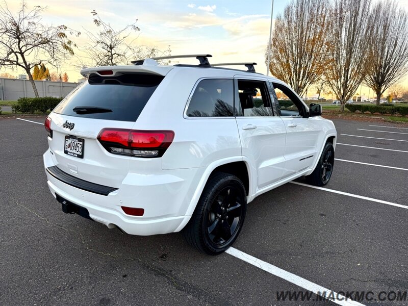 2015 Jeep Grand Cherokee Altitude Loaded Leather/Suede Moonroof 24-mpg   - Photo 7 - Hillsboro, OR 97123