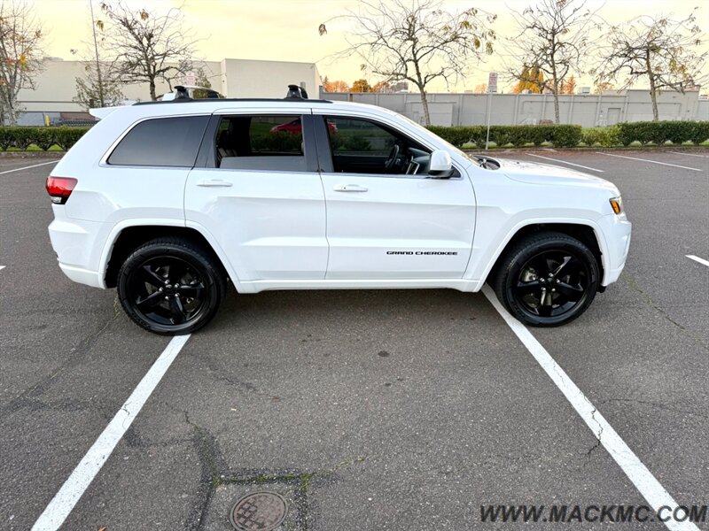 2015 Jeep Grand Cherokee Altitude Loaded Leather/Suede Moonroof 24-mpg   - Photo 6 - Hillsboro, OR 97123