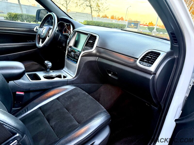 2015 Jeep Grand Cherokee Altitude Loaded Leather/Suede Moonroof 24-mpg   - Photo 2 - Hillsboro, OR 97123