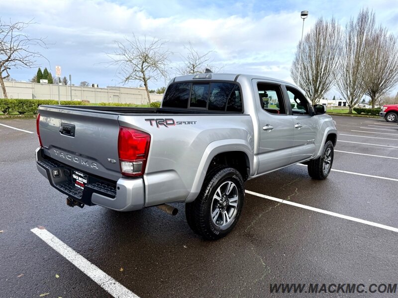 2016 Toyota Tacoma TRD Sport Back up Camera Moon Roof Low Miles - Photo 7 - Hillsboro, OR 97123