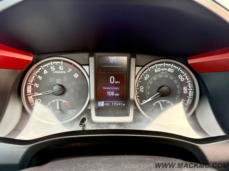 2016 Toyota Tacoma TRD Sport Back up Camera Moon Roof Low Miles - Photo 12 - Hillsboro, OR 97123