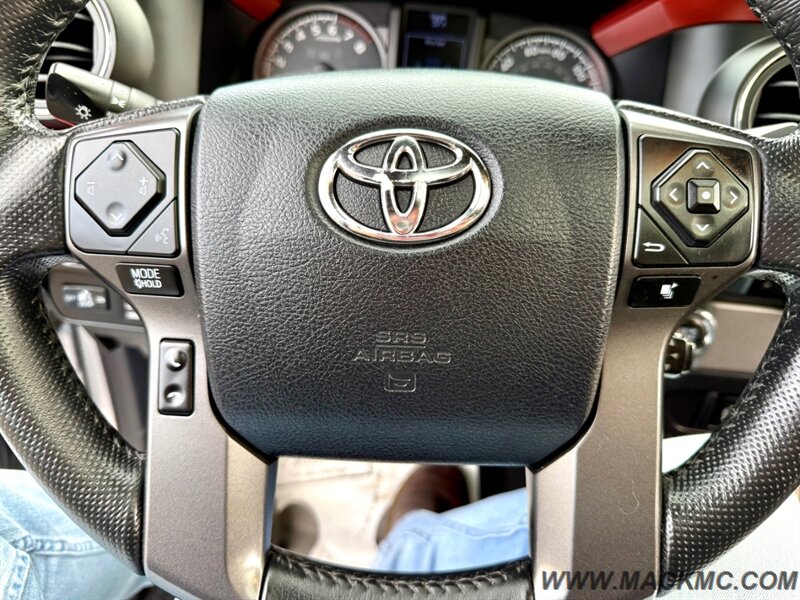 2016 Toyota Tacoma TRD Sport Back up Camera Moon Roof Low Miles - Photo 11 - Hillsboro, OR 97123