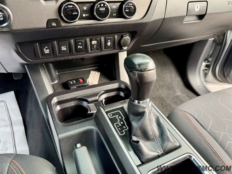 2016 Toyota Tacoma TRD Sport Back up Camera Moon Roof Low Miles - Photo 15 - Hillsboro, OR 97123