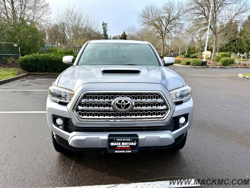 2016 Toyota Tacoma TRD Sport Back up Camera Moon Roof Low Miles - Photo 4 - Hillsboro, OR 97123