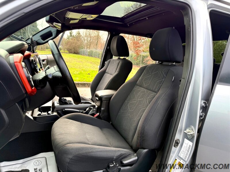 2016 Toyota Tacoma TRD Sport Back up Camera Moon Roof Low Miles - Photo 17 - Hillsboro, OR 97123