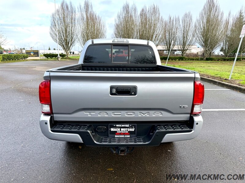 2016 Toyota Tacoma TRD Sport Back up Camera Moon Roof Low Miles - Photo 8 - Hillsboro, OR 97123