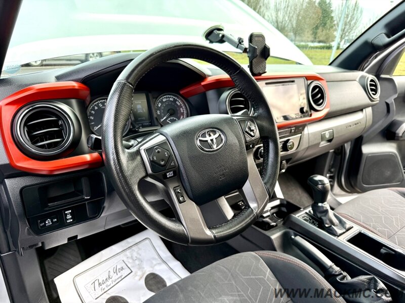 2016 Toyota Tacoma TRD Sport Back up Camera Moon Roof Low Miles - Photo 10 - Hillsboro, OR 97123