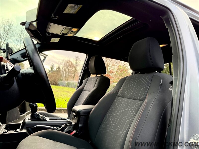 2016 Toyota Tacoma TRD Sport Back up Camera Moon Roof Low Miles - Photo 18 - Hillsboro, OR 97123