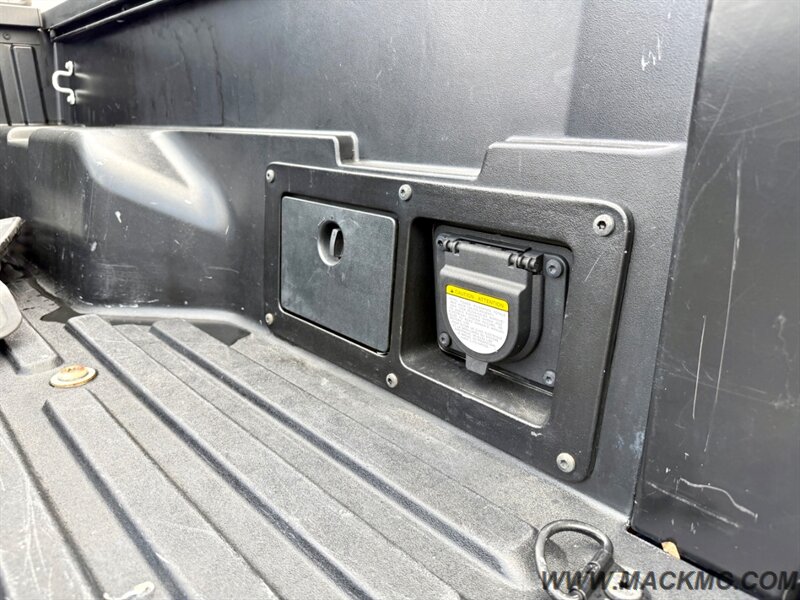 2016 Toyota Tacoma TRD Sport Back up Camera Moon Roof Low Miles - Photo 27 - Hillsboro, OR 97123